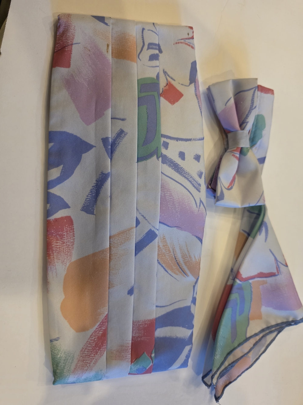 Lord West Pastel Abstract Cummerbund & Matching Pre-Tied Bow Tie Made in USA